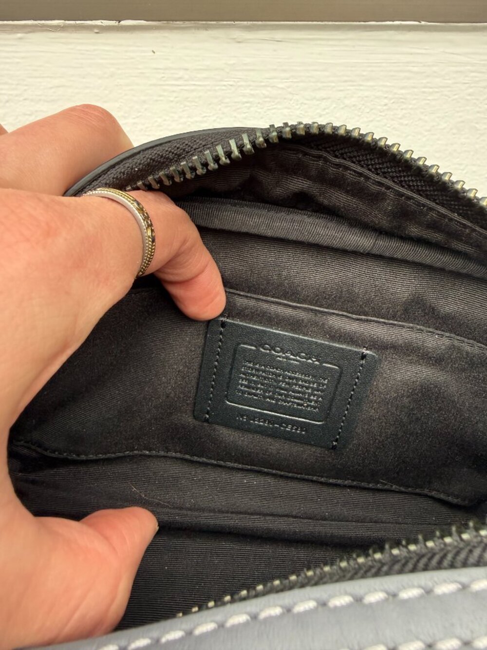 Coach Ski Slopes- Cosmetic bag NWOT - Picture 7 of 8
